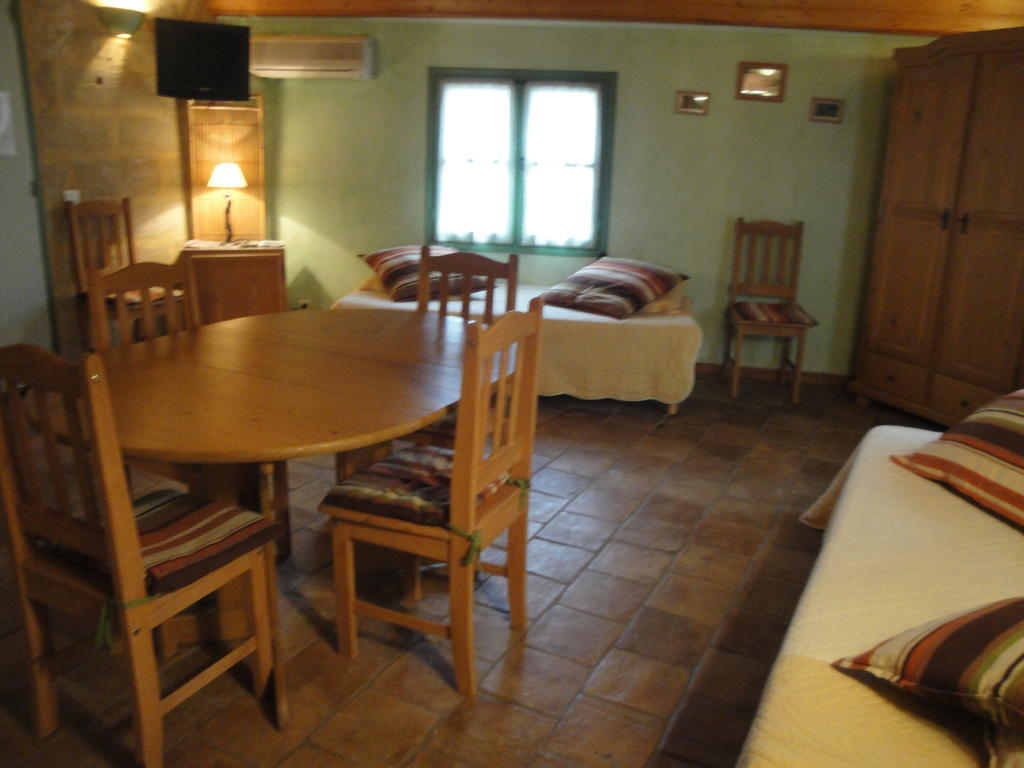 Bastide De La Treille Villa Montaren-et-Saint-Médiers Room photo