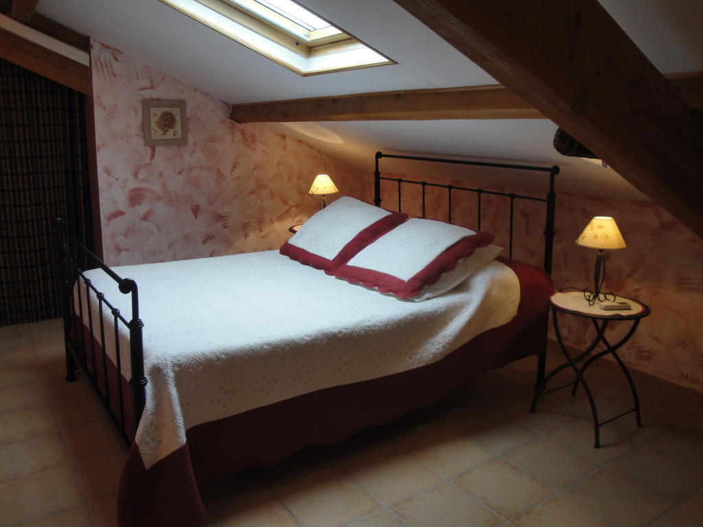 Bastide De La Treille Villa Montaren-et-Saint-Médiers Room photo