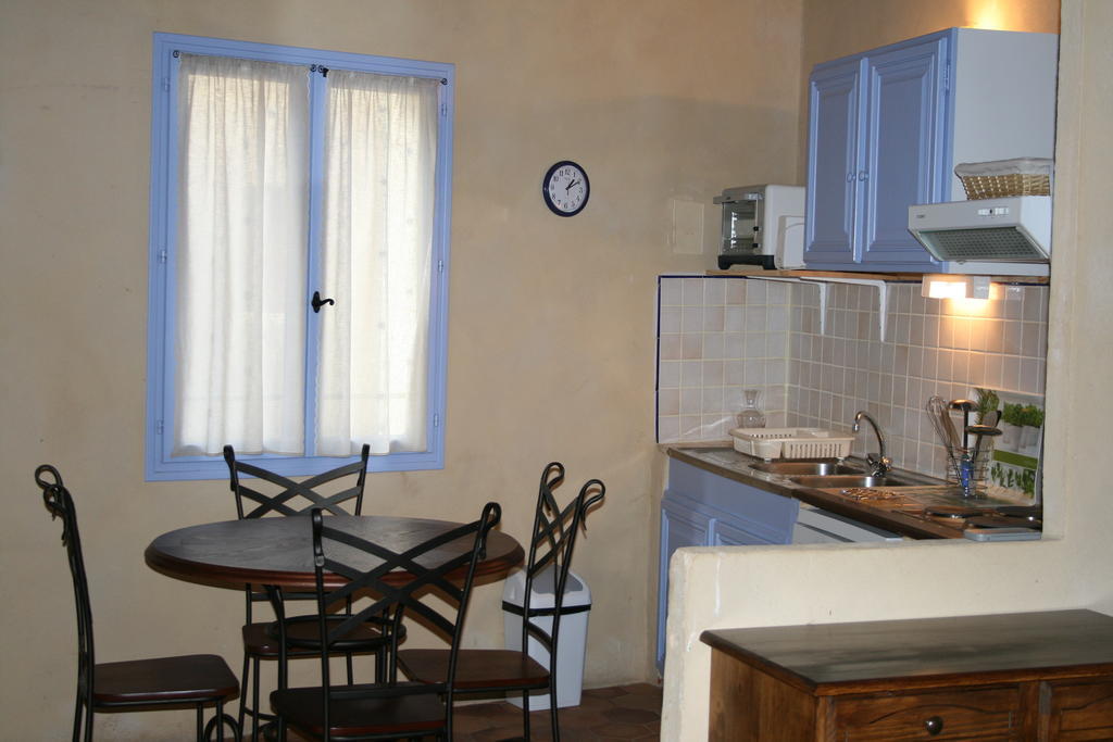 Bastide De La Treille Villa Montaren-et-Saint-Médiers Room photo