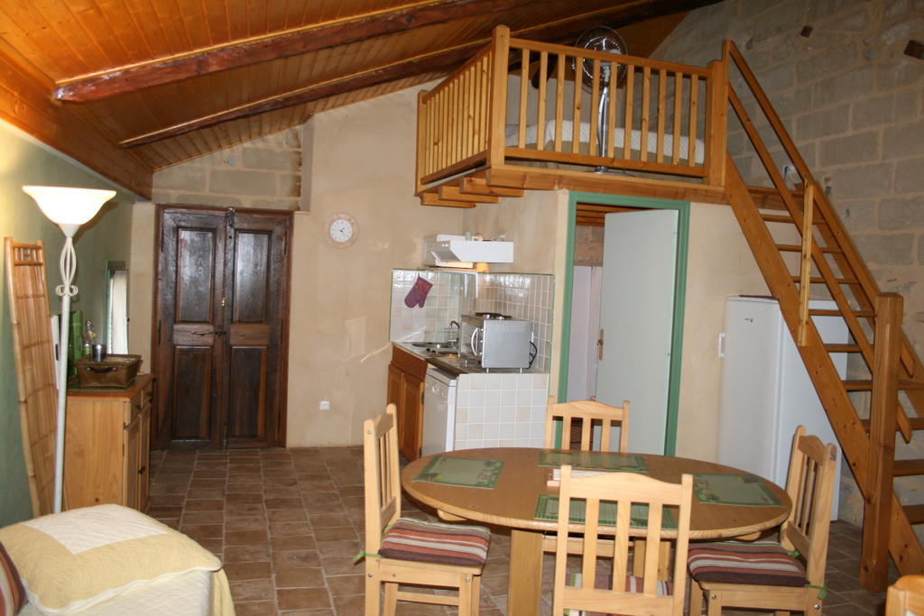 Bastide De La Treille Villa Montaren-et-Saint-Médiers Room photo