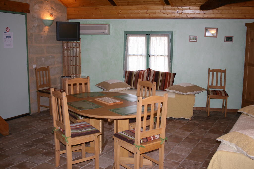 Bastide De La Treille Villa Montaren-et-Saint-Médiers Room photo