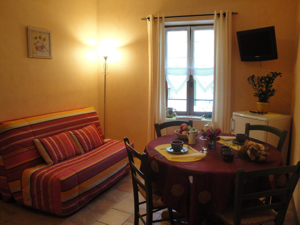 Bastide De La Treille Villa Montaren-et-Saint-Médiers Room photo
