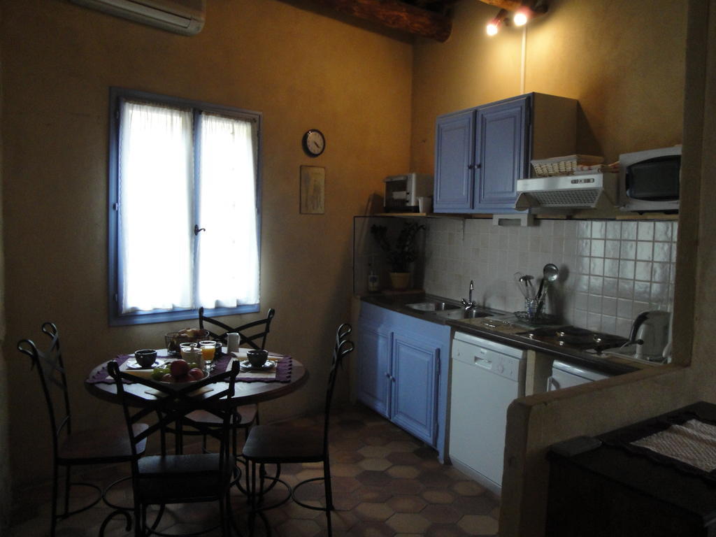 Bastide De La Treille Villa Montaren-et-Saint-Médiers Room photo